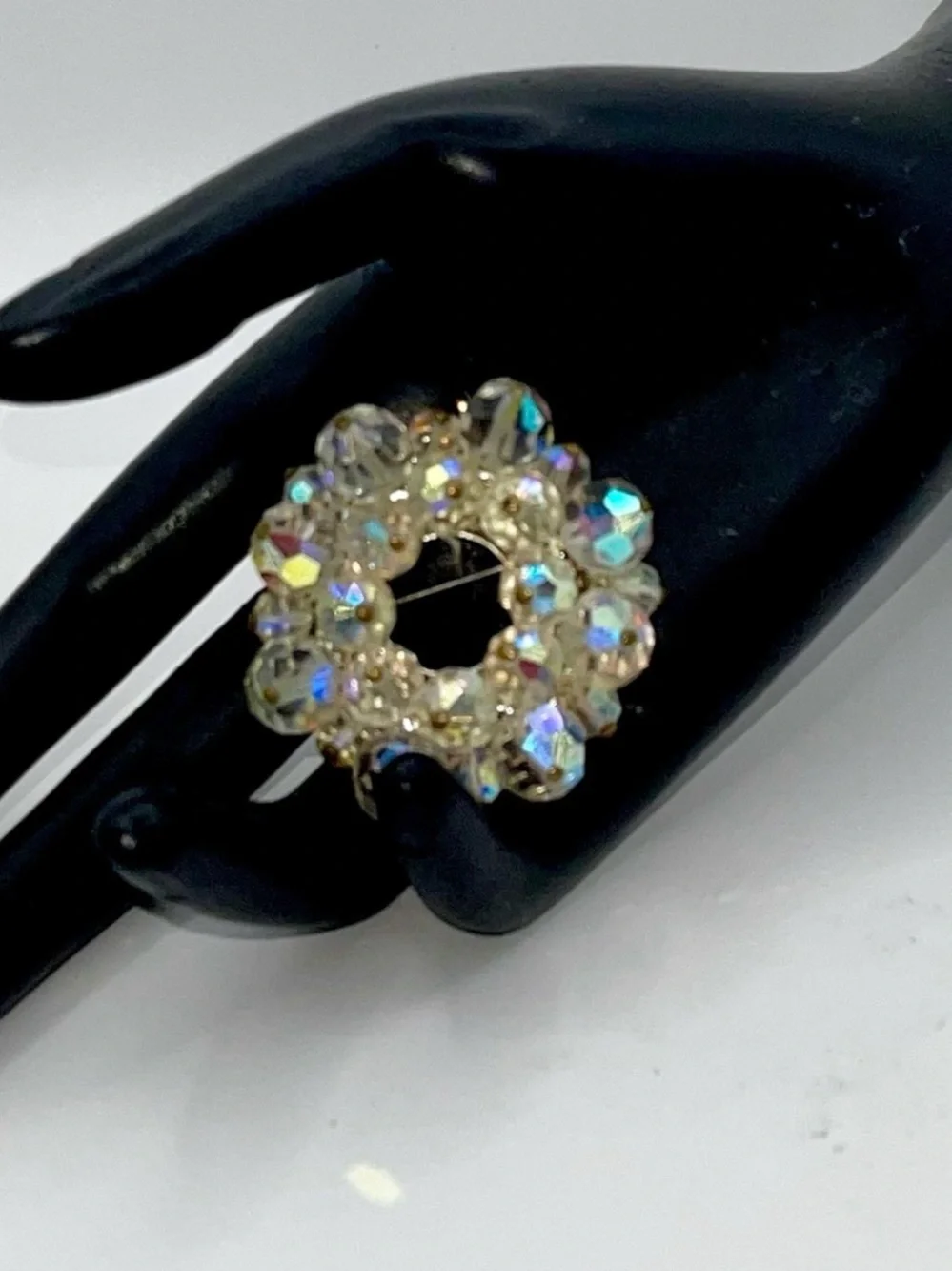 Stunning Vintage Faceted Crystal With Aurora Borealis Bead Wreath Circle Brooch